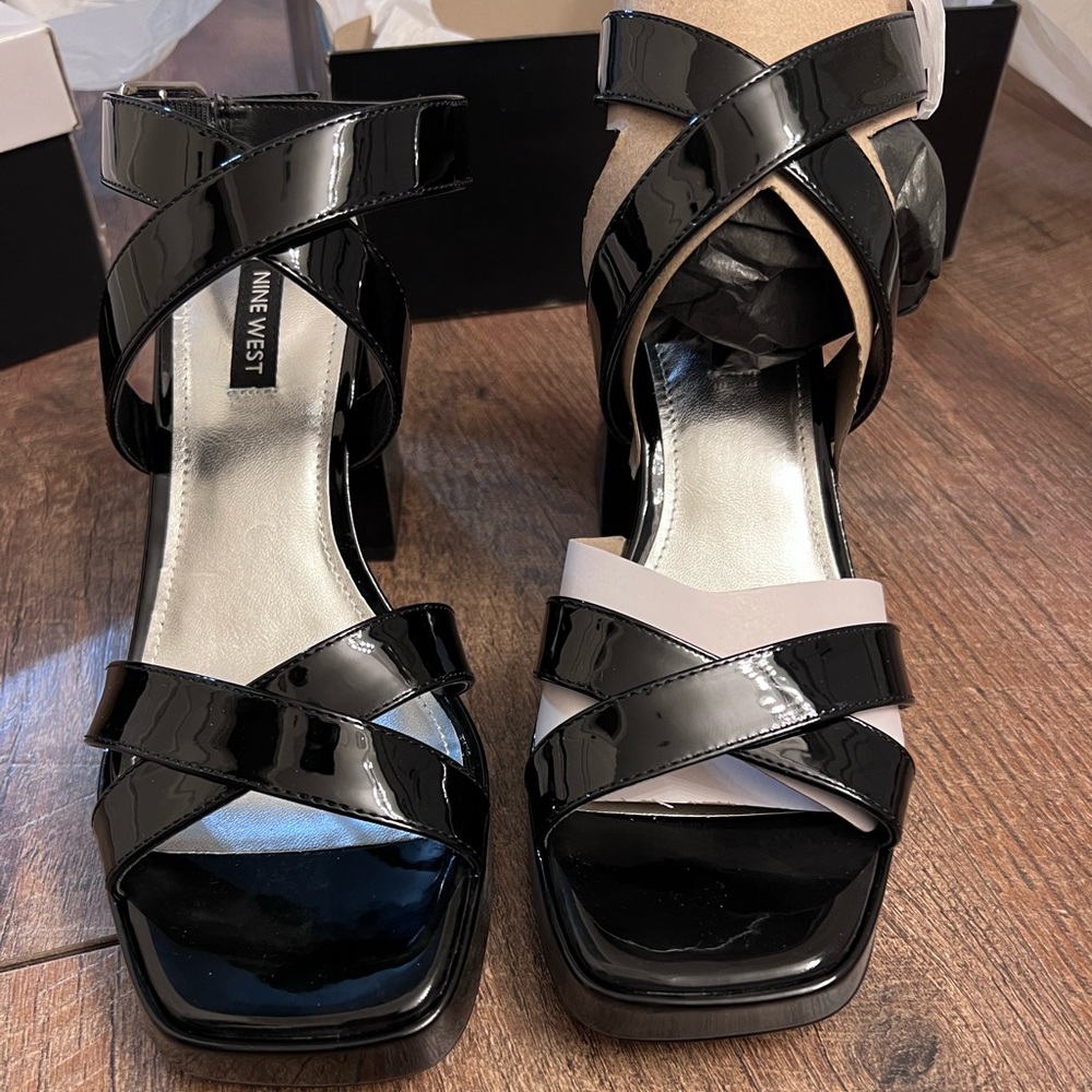 NWT Nine West Black Patent Leather Platform Sandals
